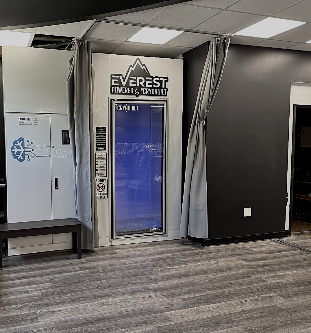 Recovery suite with dry sauna and cryo chamber